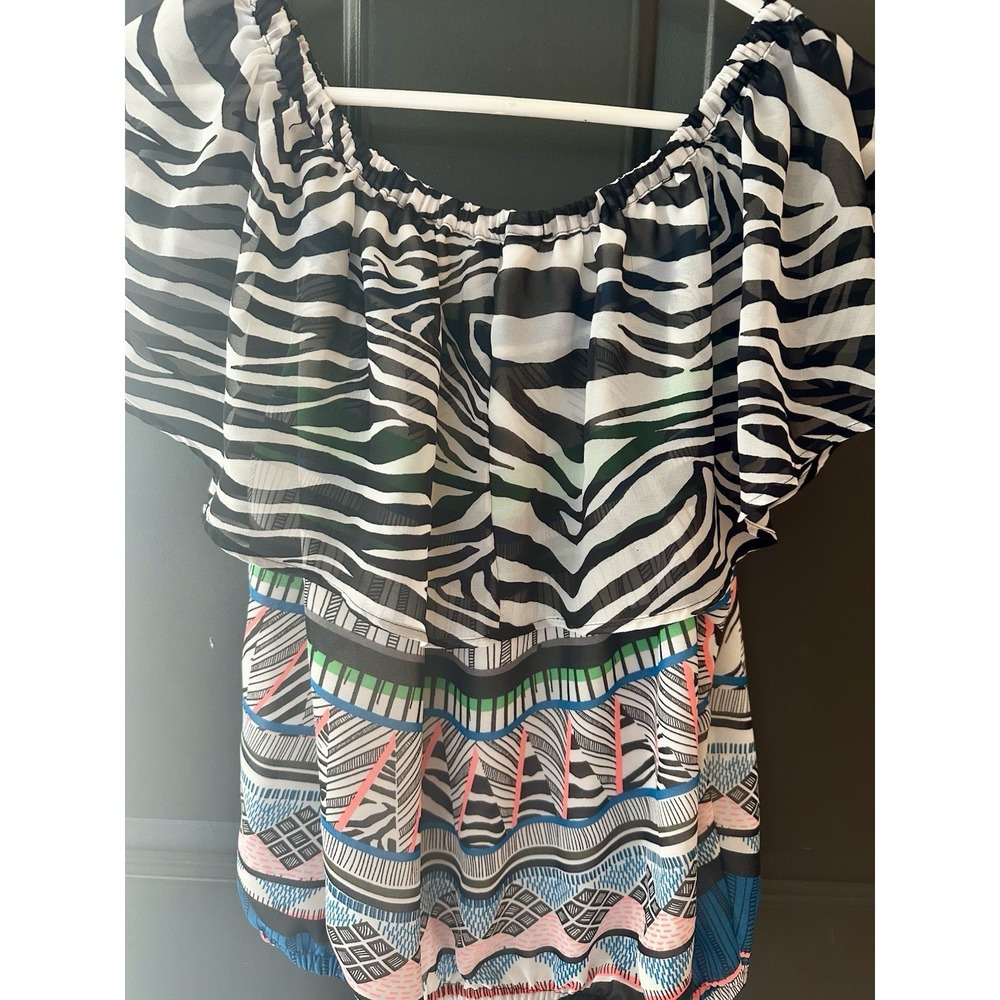 EXPRESS OFF SLEEVE BLOUSE TOP SHIRT ZEBRA PRINT GEOMETRIC SZ MEDIUM